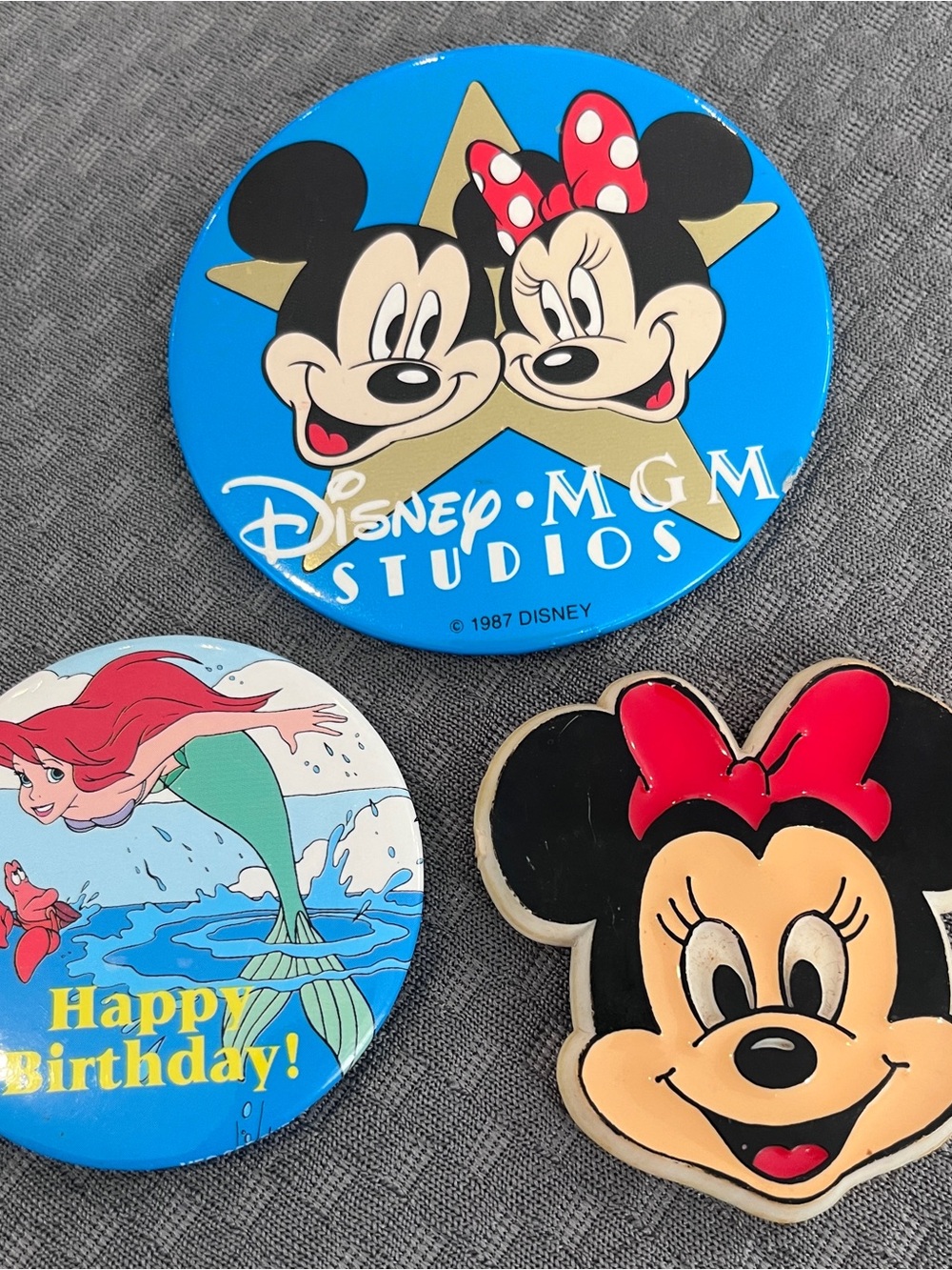 Vintage Disney Pin & Button Lot - 1987 MGM Studios Minnie Ariel - 3pc